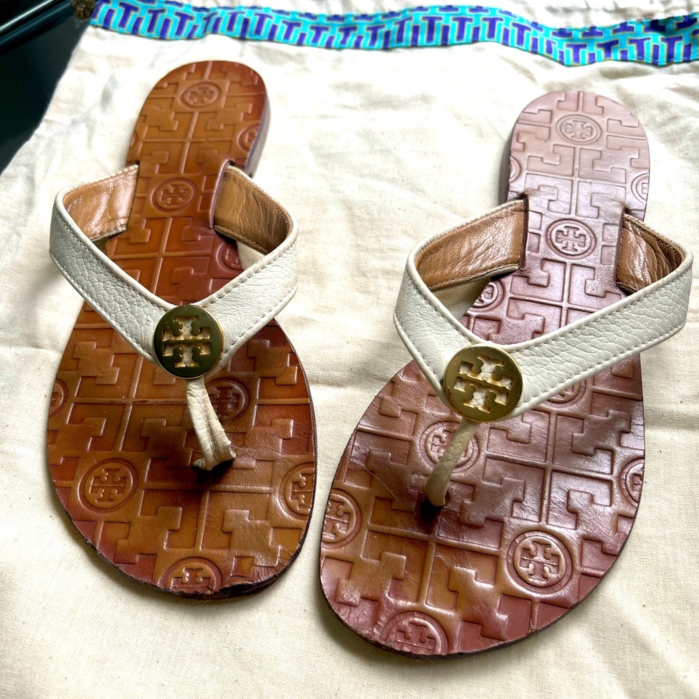 Tory Burch Thora Leather flip flops size 7